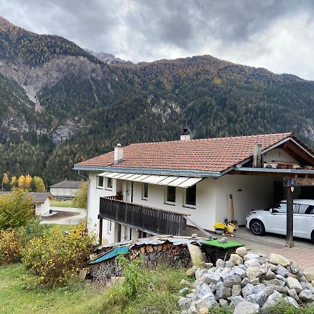 Ferienwohnung Im Herzen Graubuendens Surava Eksteriør billede